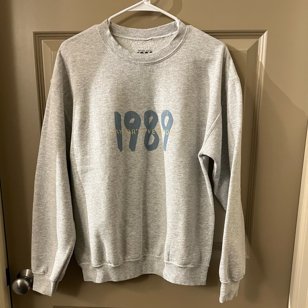 Taylor Swift 1989 Spotify Gray Crewneck Sweater
